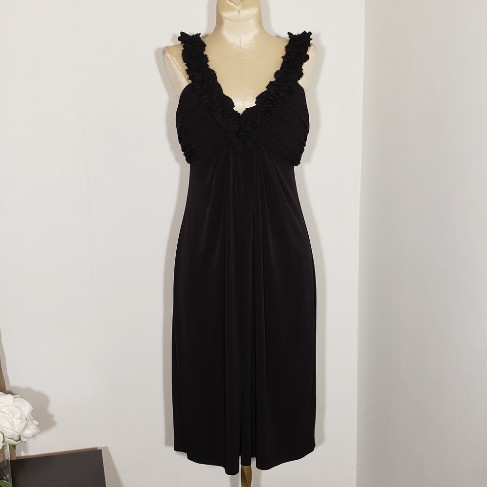 Maggy London Black Ruffled V-Neck Prom Dress